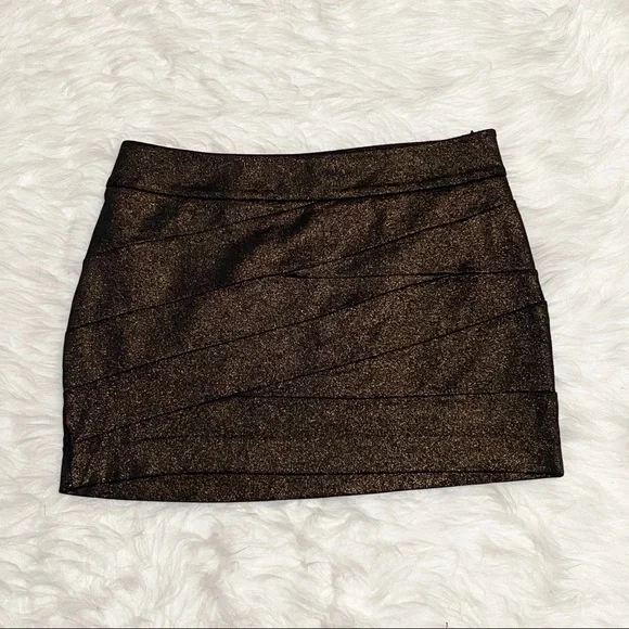 EXPRESS Gold Glittery Mini Skirt - Picture 1 of 6